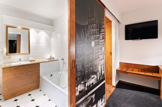 Bad Comfort Zimmer Van der Valk Nazareth - Gent